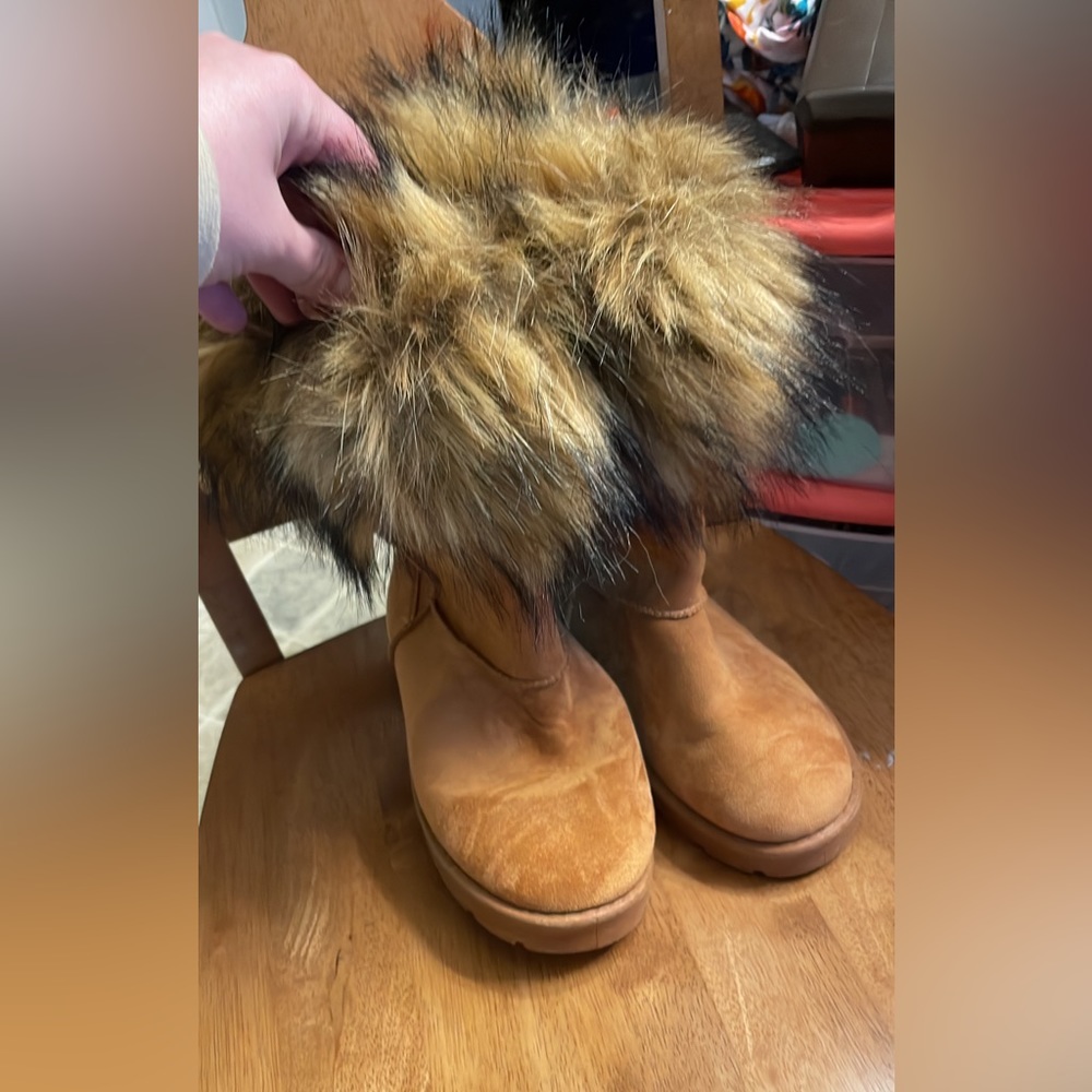 Fur boots